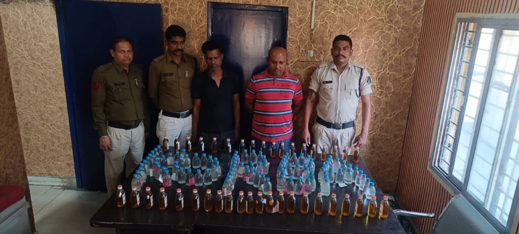 ढाबा में रखकर शराब बिक्री करने वाले 02 आरोपी गिरफ्तार