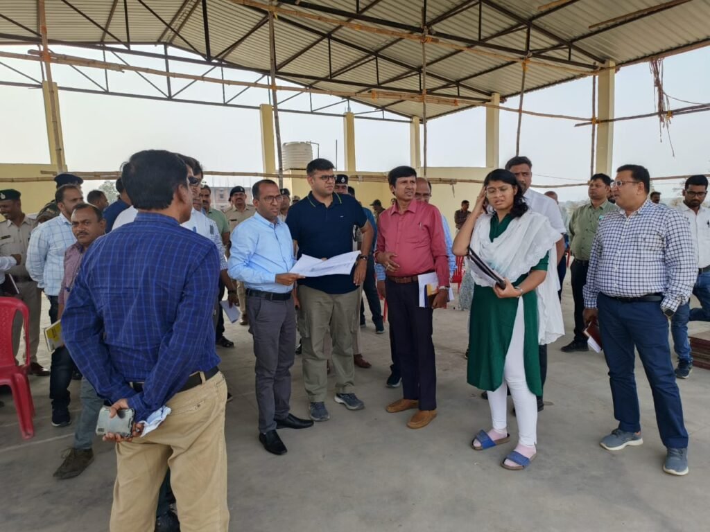 कलेक्टर और एसपी ने किया पाली महोत्सव कार्यक्रम स्थल का निरीक्षण