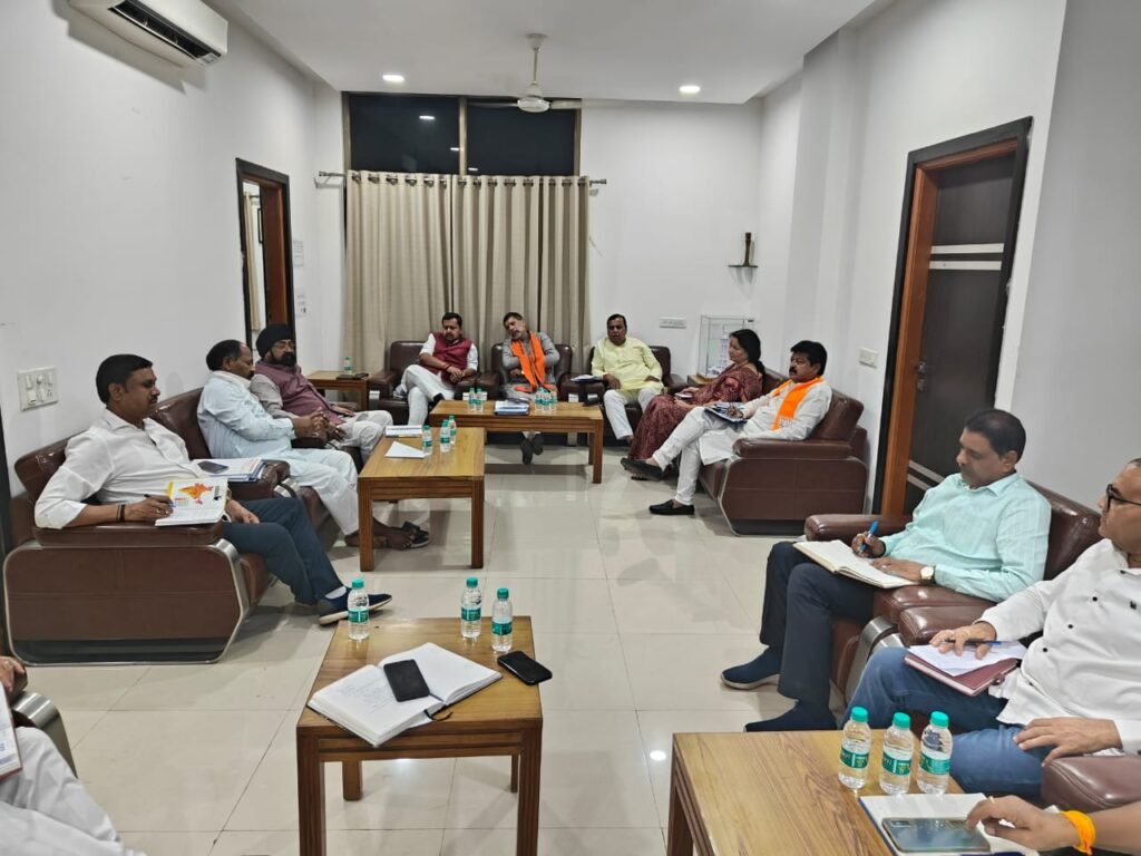 भाजपा प्रदेश सह प्रभारी नितिन नवीन पहुंचे रायपुर
