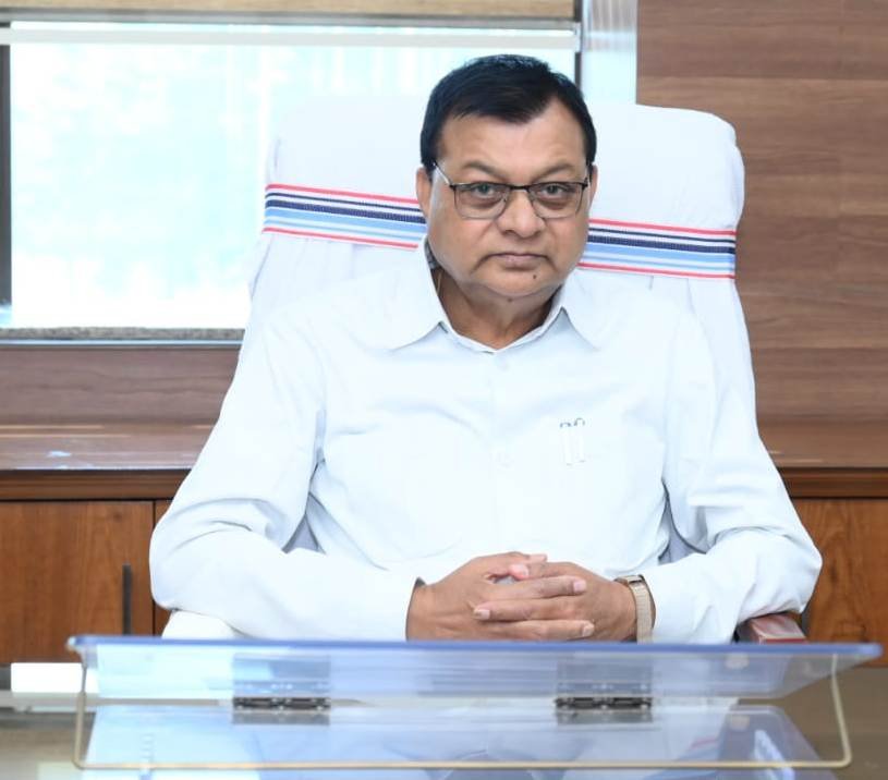 रायपुर : श्रम मंत्री लखन लाल देवांगन के निर्देश पर 352 श्रमिकों को आवास निर्माण के लिए एक-एक लाख रुपए सहायता राशि स्वीकृत