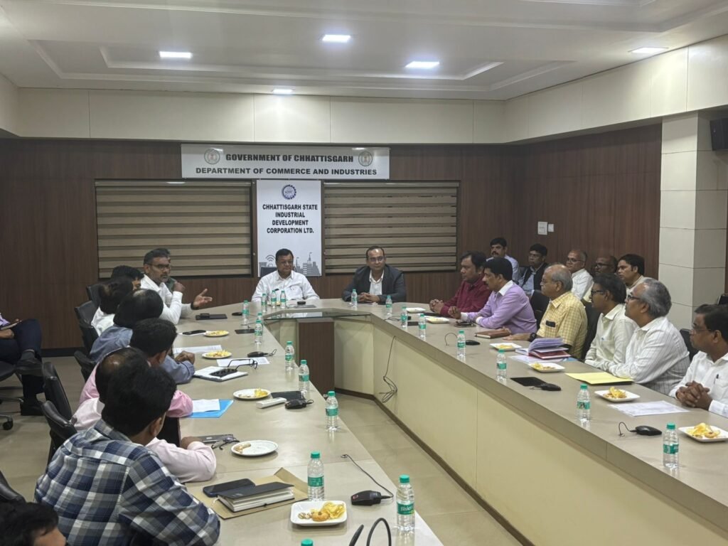 उद्योग मंत्री का सीमेंट उद्योगपतियों को स्पष्ट निर्देश, सीमेंट की दरें न बढ़ाएं