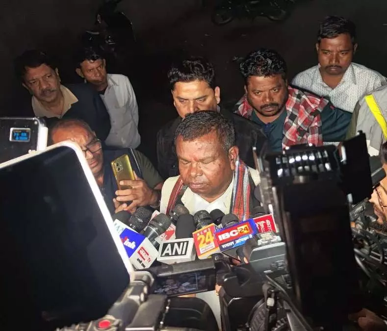 8 घंटे बाद ED दफ्तर से बाहर आए लखमा, मीडिया से बोले- मैं-कानून को मानने वाला व्यक्ति हूं…