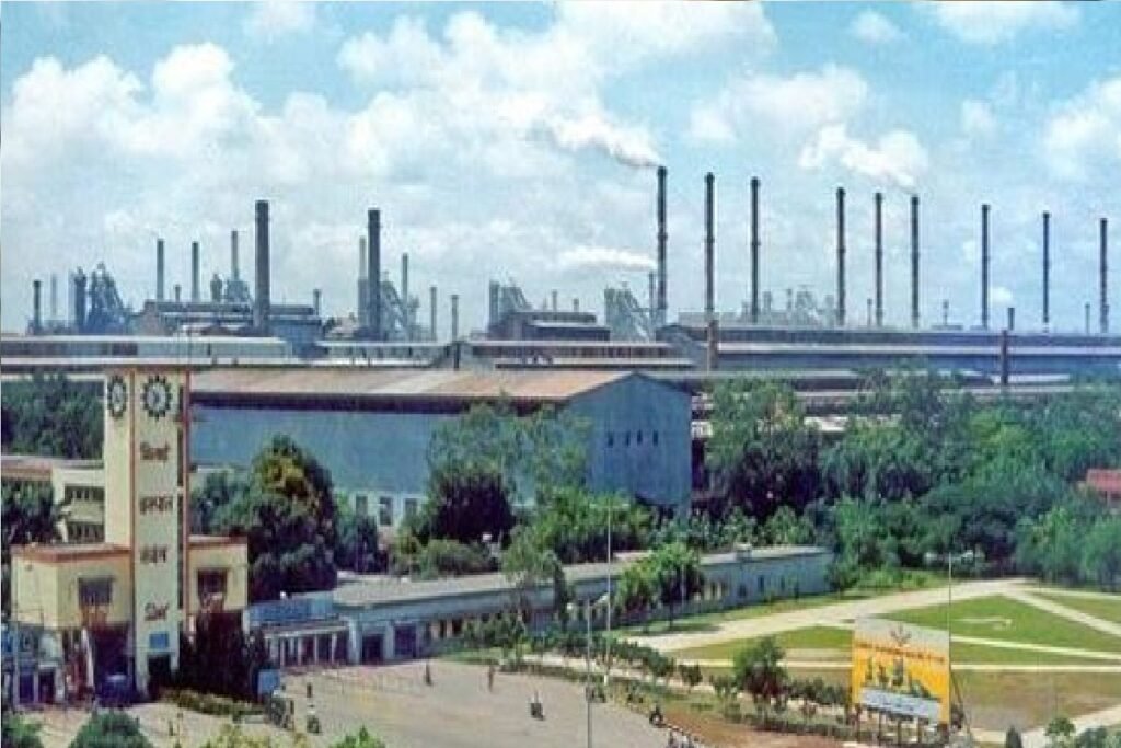 भिलाई : स्टील प्लांट ब्लास्ट फर्नेश-5 में हादसा…अफरा-तफरी मच गई