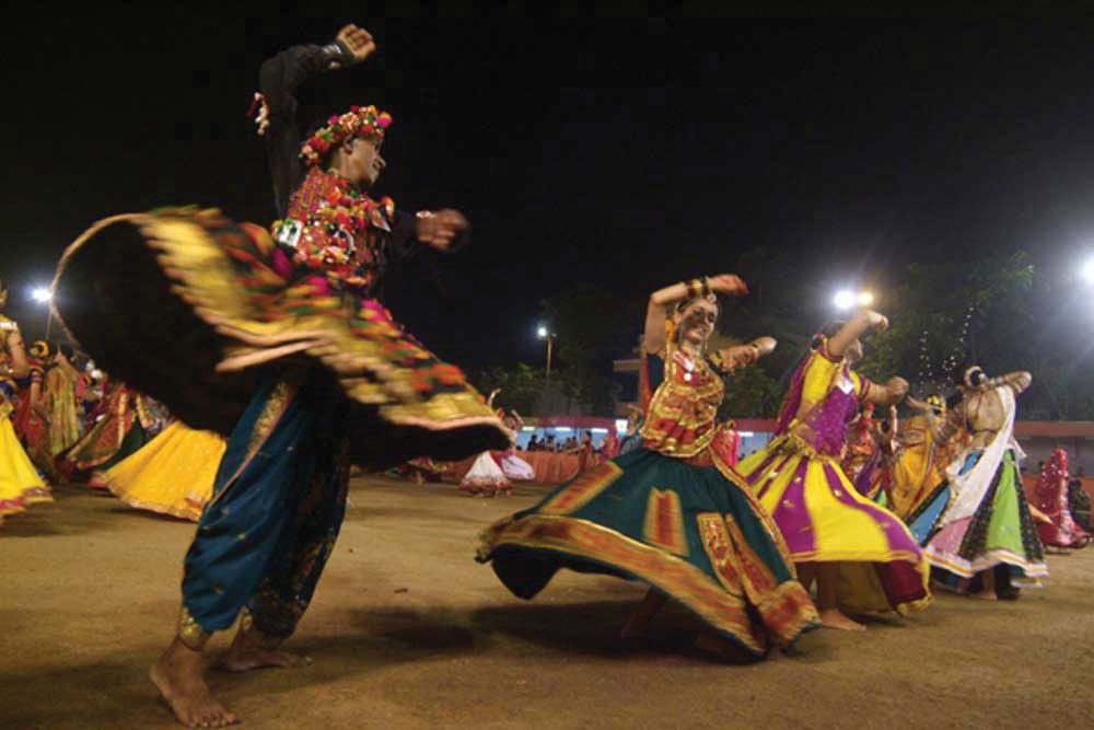 Garba controversy: भाजपा और Hindu संगठनों ने नवरात्रि में गैर-हिंदुओं के प्रवेश पर प्रतिबंध लगाने की मांग…