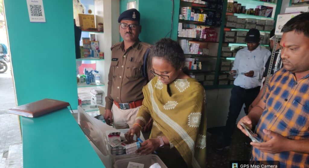 RAIGRH : नशा मुक्ति अभियान के तहत इन 15 मेडिकल स्टोर्स को कड़ी चेतावनी, बिना डॉक्टर पर्ची दवा बिक्री पर सख्ती