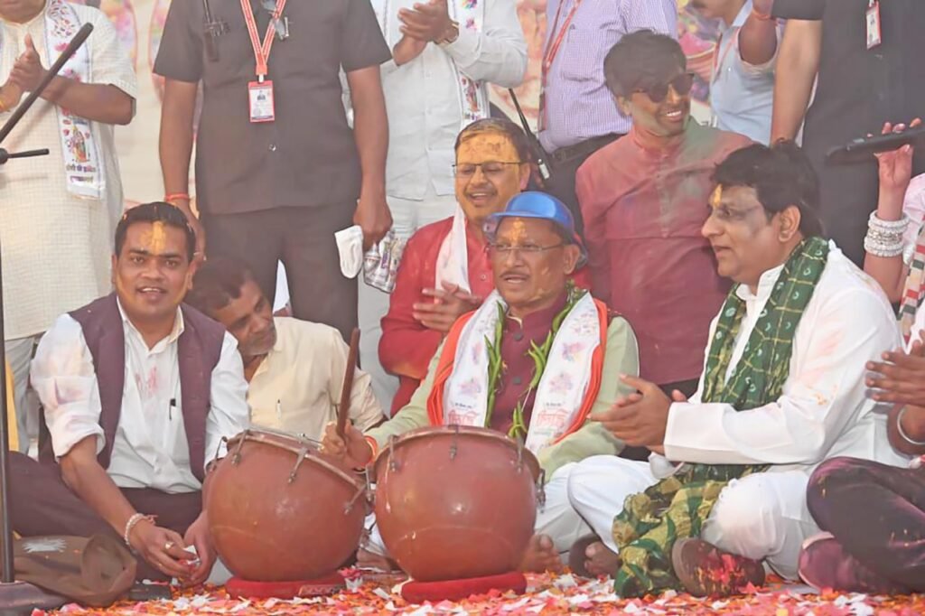 रायपुर प्रेस क्लब के होली मिलन समारोह “रंगोत्सव” मुख्यमंत्री हुए शामिल