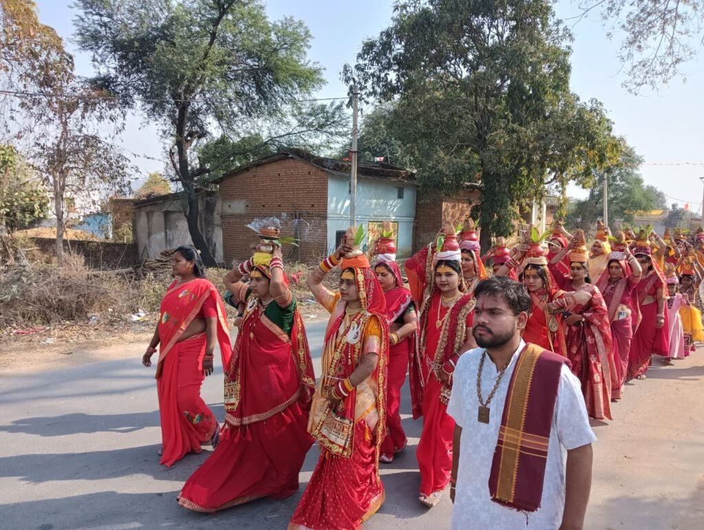 तुमान; भव्य कलश यात्रा के साथ…श्रीमद्भागवत महापुराण कथा का शुभारंभ