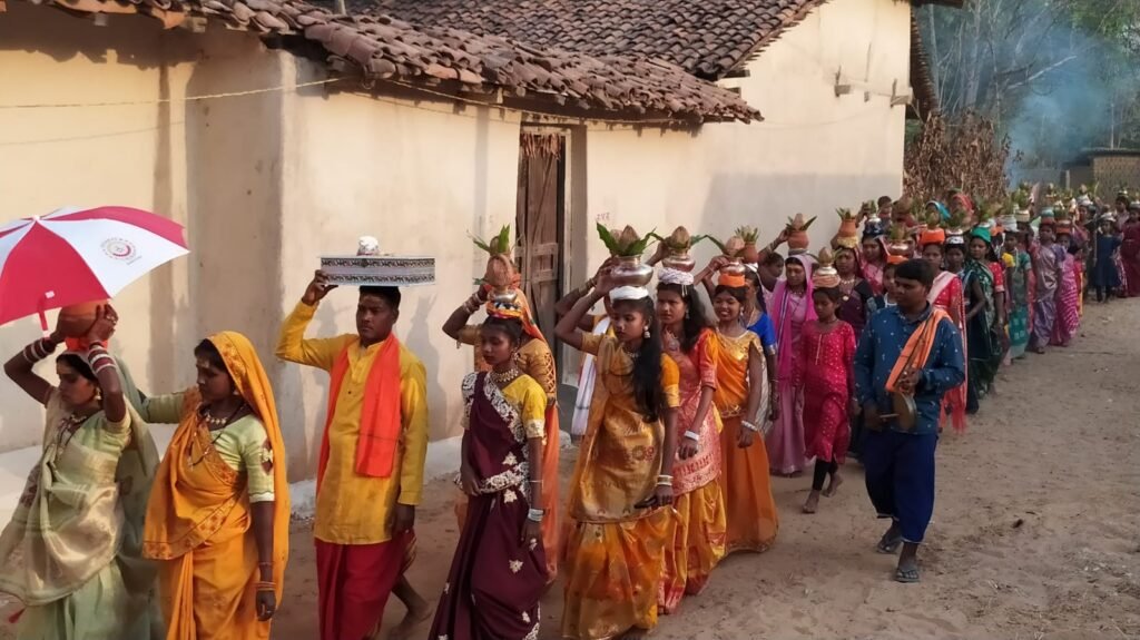 तौलीपाली में गौमाता कथा शुरू,भव्य कलश यात्रा के साथ शुभारंभ…